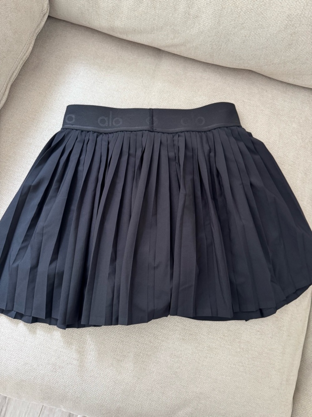 ALO Yoga Black Pleated Athletic Skirt tennis skirt - Picture 2 of 5